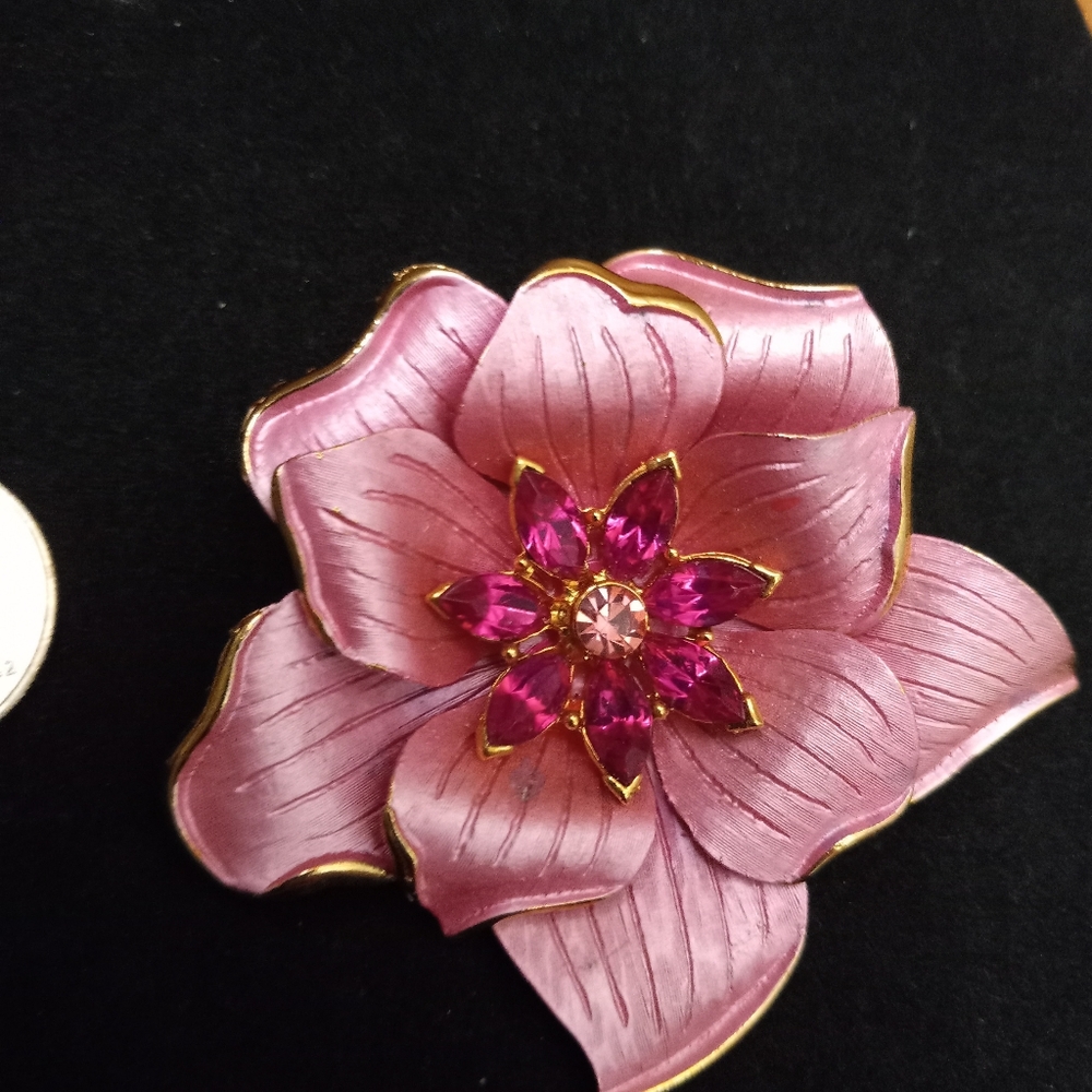 Pink Enamel and Rhinestone Flower Brooch - Picture 9 of 12